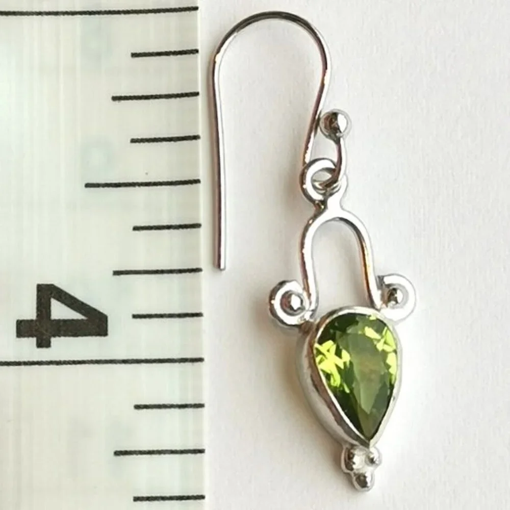 PERIDOT drop dangle earrings in Sterling Silver   🆕
